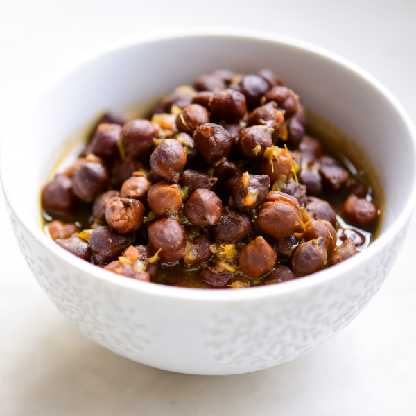 Stovetop: Black Chickpea Veggie Sliders with Tikka Vegan Mayo